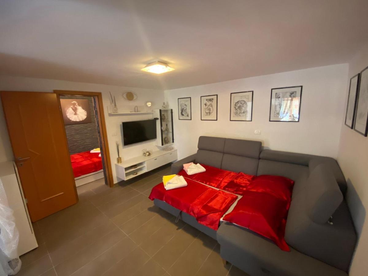 Green Place Apartments Порторож Экстерьер фото