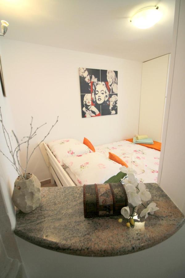 Green Place Apartments Порторож Экстерьер фото
