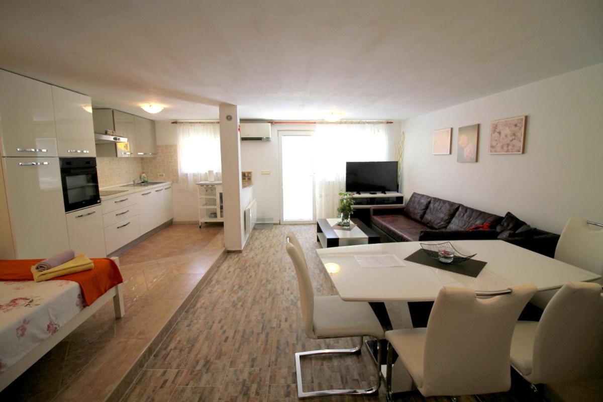 Green Place Apartments Порторож Экстерьер фото