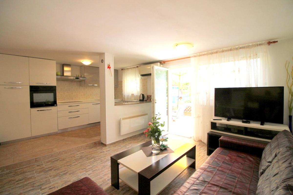 Green Place Apartments Порторож Экстерьер фото